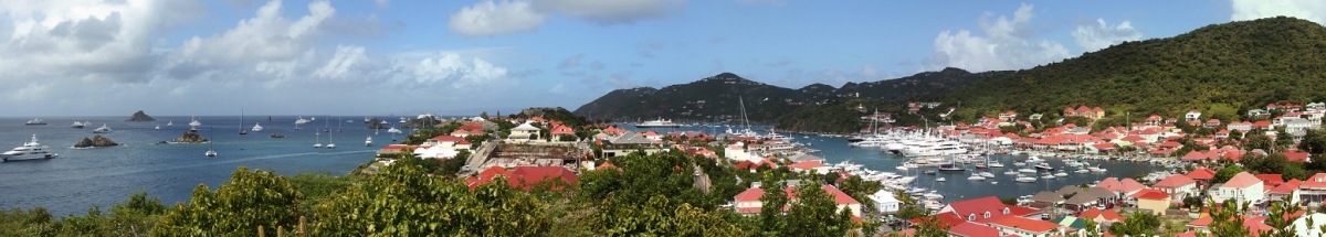 Gustavia Panorama 1 (John M)  [flickr.com]  CC BY-SA 
Informazioni sulla licenza disponibili sotto 'Prova delle fonti di immagine'